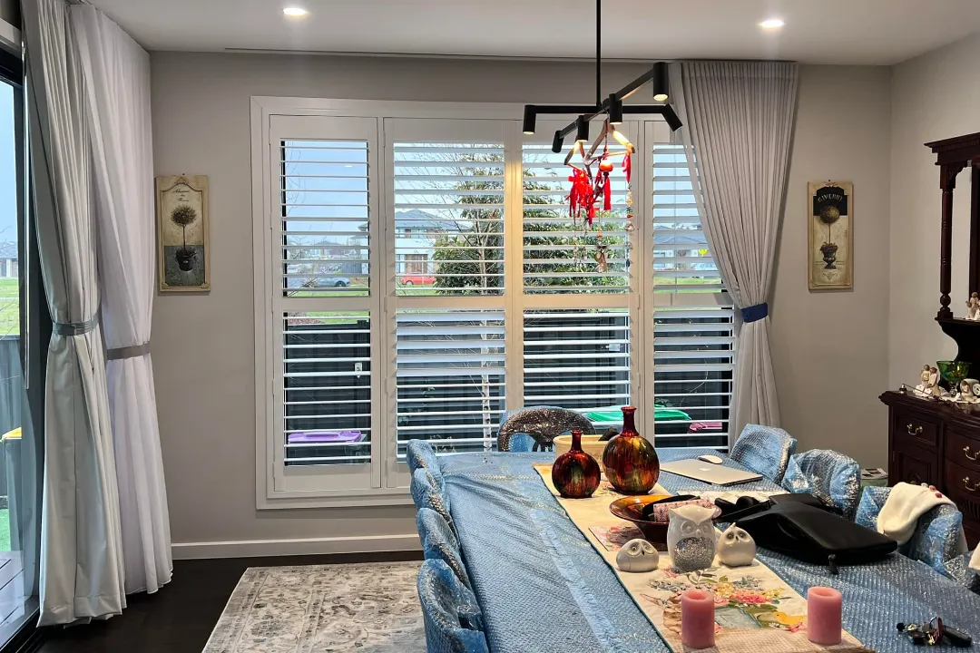 Blinds Melton